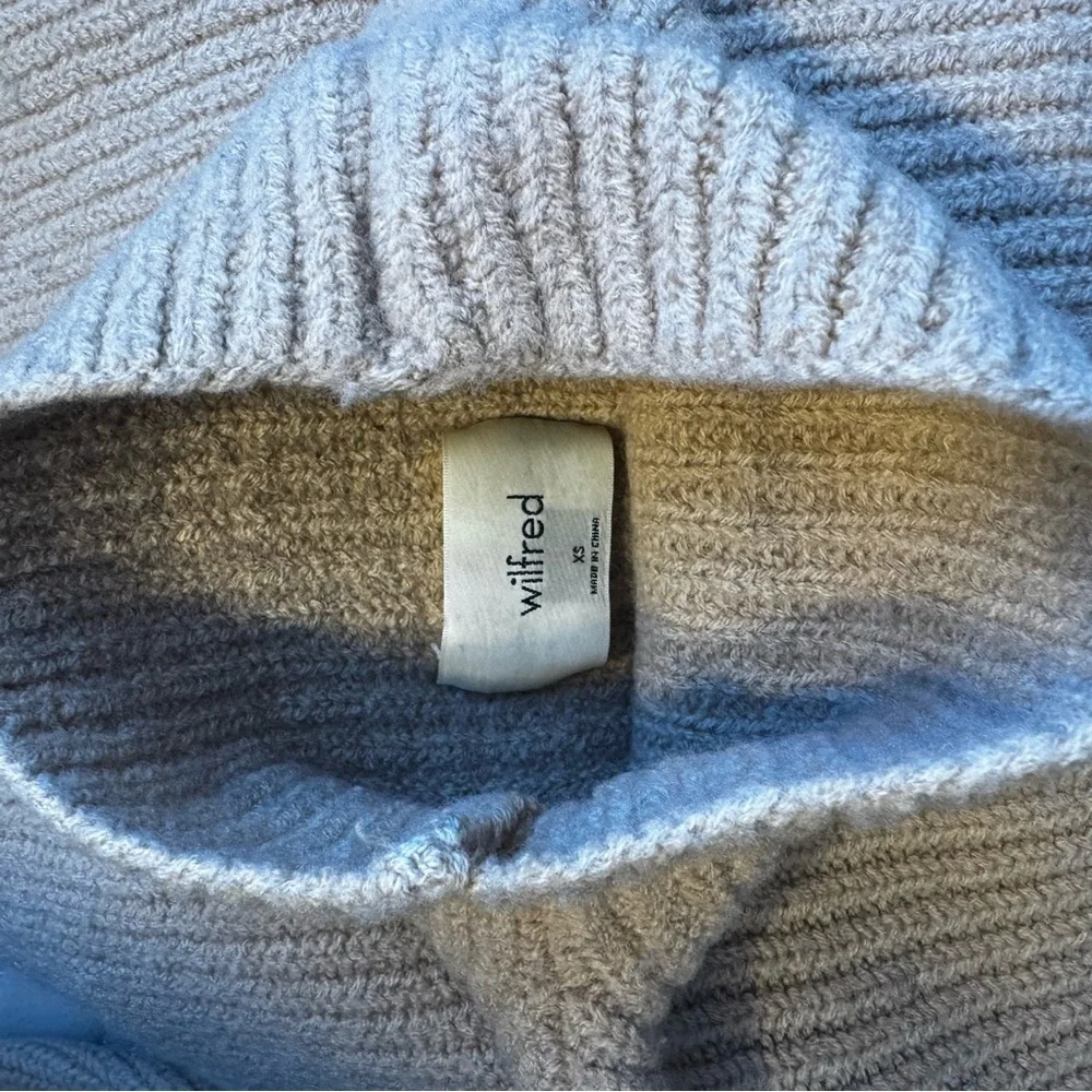 Aritzia Wilfred Montpellier Turtleneck Sweater 100% Merino Wool XS Beige/Caramel - Picture 9 of 11